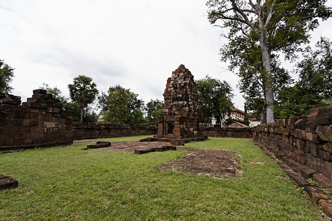 Prasat Sa Kamphaeng Noi-041